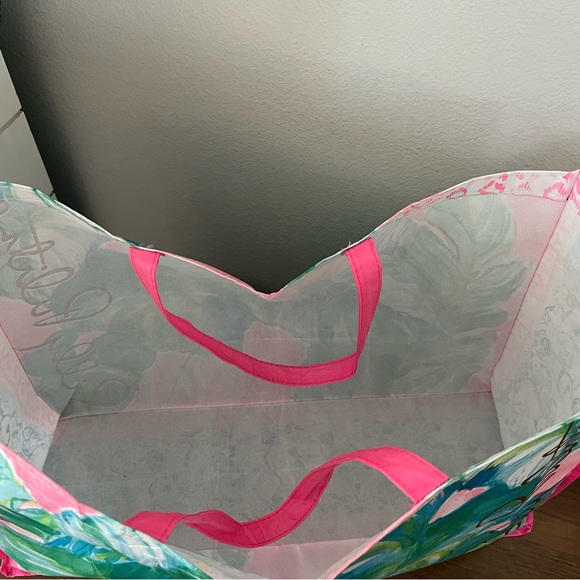 Lilly Pulitzer Re-Usable Tote Bag Set(5) - Picture 12 of 13
